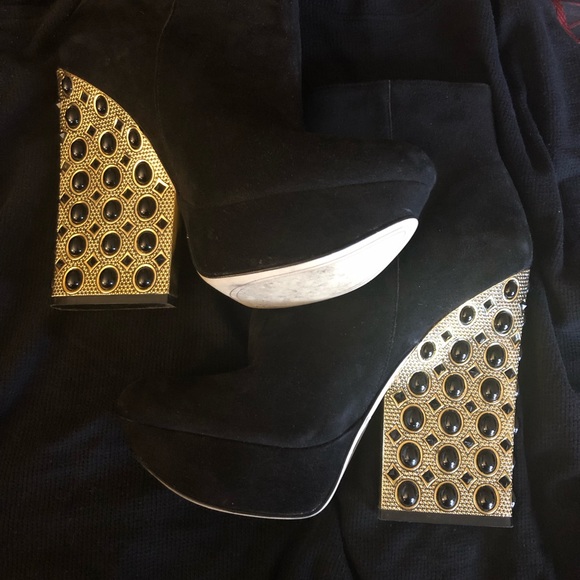 Boutique 9 Shoes - Boutique 9 Rare Vintage Booties...